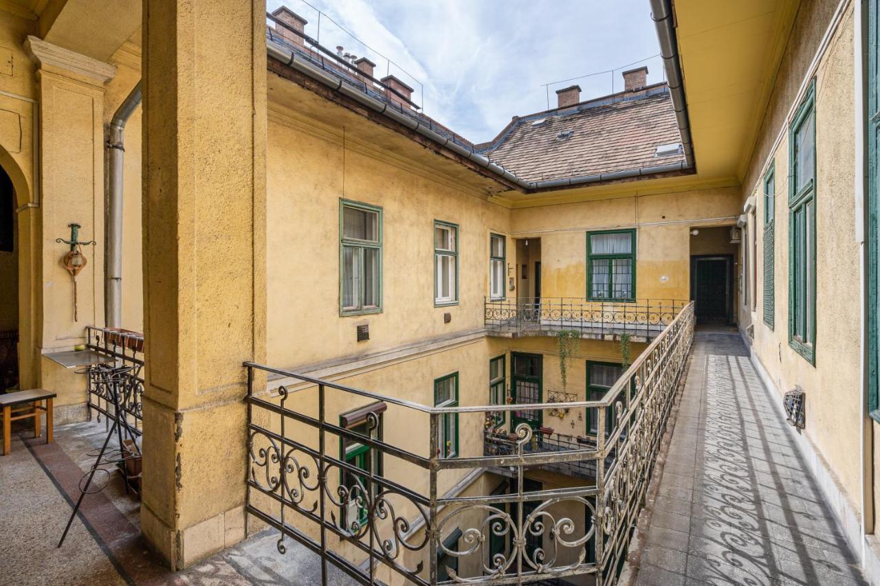 Youth Motive Studio With Gallery Budapest Exterior foto